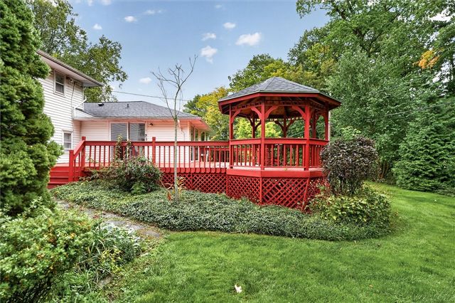 82 Kensington Court, Greece, NY 14612