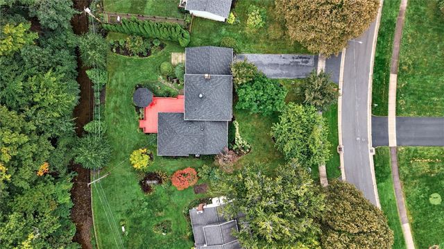 82 Kensington Court, Greece, NY 14612