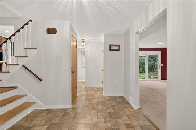 82 Kensington Court, Greece, NY 14612