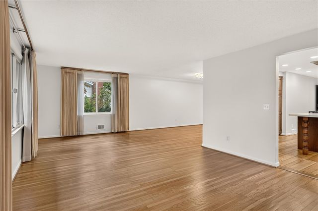 82 Kensington Court, Greece, NY 14612
