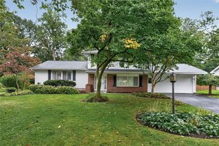 82 Kensington Court, Greece, NY 14612