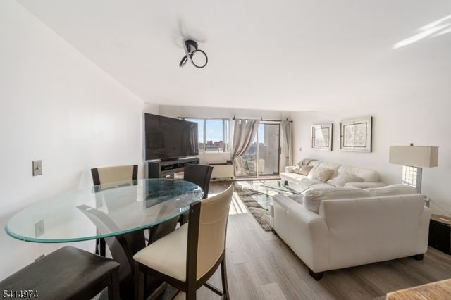 40 Fayette St 64, Perth Amboy City, NJ 08861