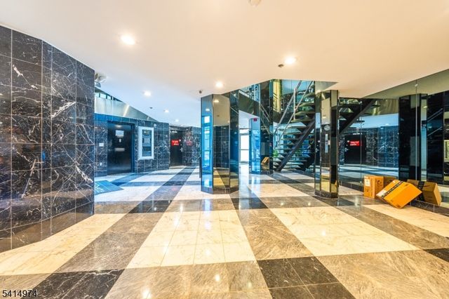 40 Fayette St 64, Perth Amboy City, NJ 08861