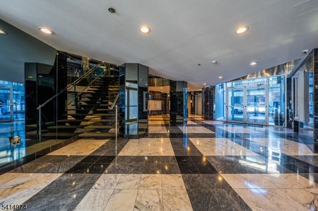 40 Fayette St 64, Perth Amboy City, NJ 08861
