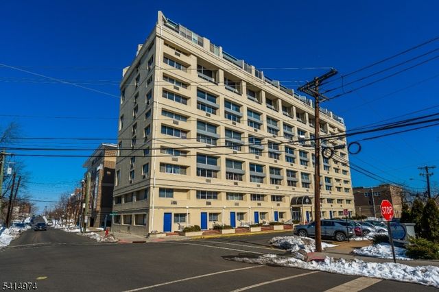 40 Fayette St 64, Perth Amboy City, NJ 08861