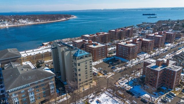 40 Fayette St 64, Perth Amboy City, NJ 08861