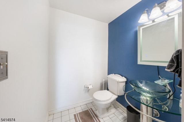 40 Fayette St 64, Perth Amboy City, NJ 08861
