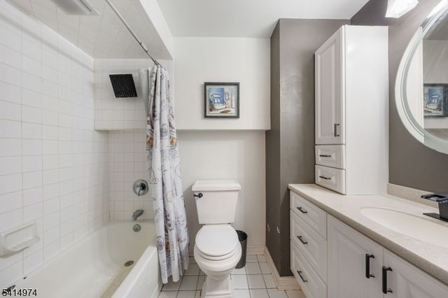 40 Fayette St 64, Perth Amboy City, NJ 08861