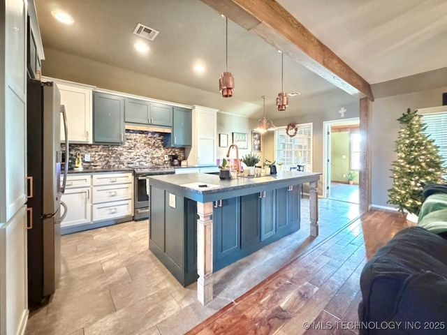 4906 S 195th East Avenue, Broken Arrow, OK 74014