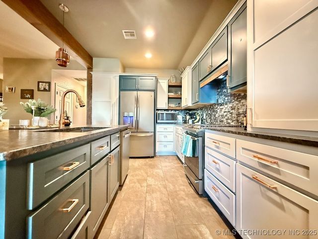 4906 S 195th East Avenue, Broken Arrow, OK 74014