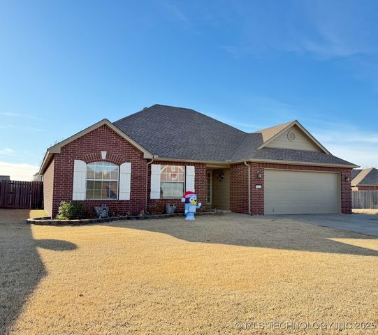 4906 S 195th East Avenue, Broken Arrow, OK 74014