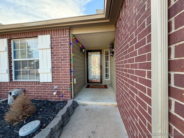 4906 S 195th East Avenue, Broken Arrow, OK 74014