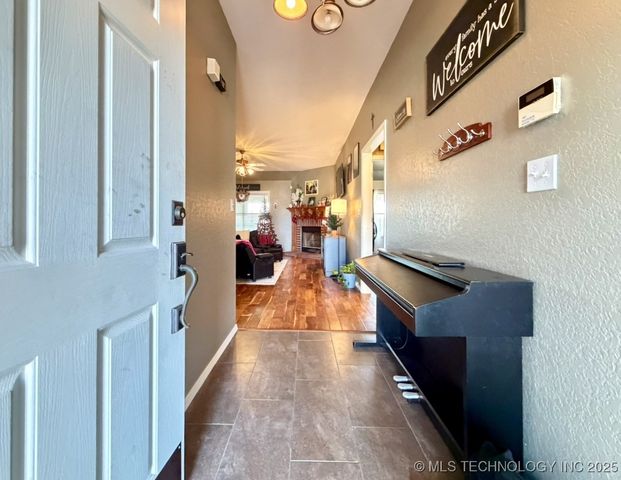 4906 S 195th East Avenue, Broken Arrow, OK 74014