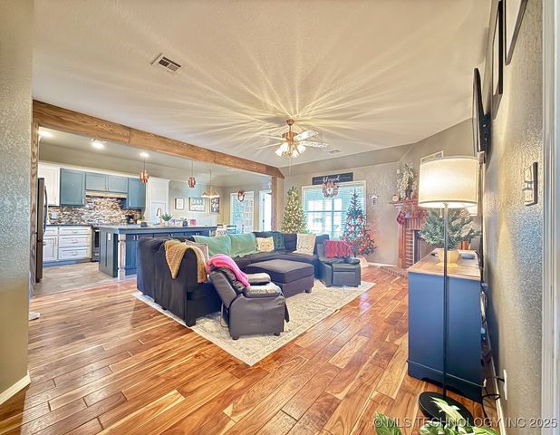 4906 S 195th East Avenue, Broken Arrow, OK 74014