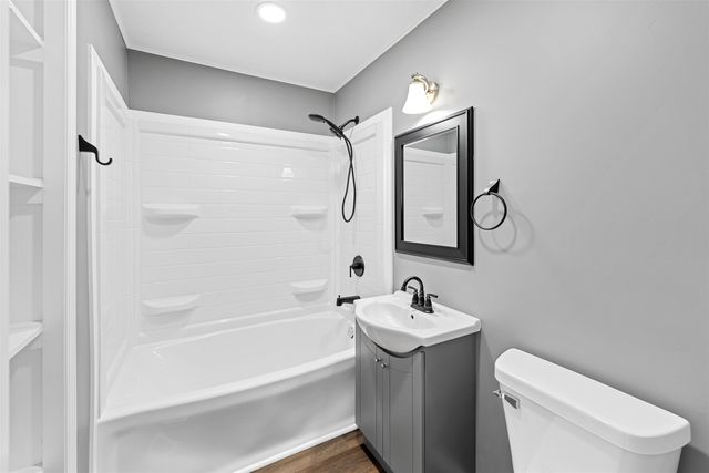 866 Seneca Ave, Salina, KS 67401