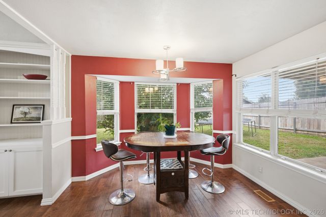 9107 S 85th East Avenue, Tulsa, OK 74133