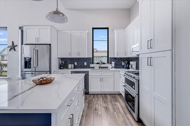 507 Sunrise Ave, Port Aransas, TX 78373