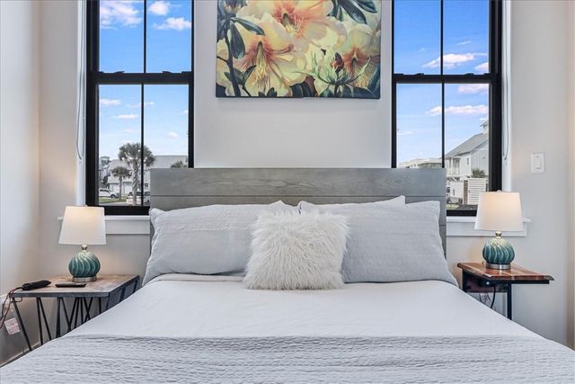 507 Sunrise Ave, Port Aransas, TX 78373