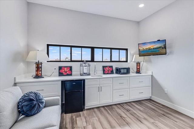 507 Sunrise Ave, Port Aransas, TX 78373