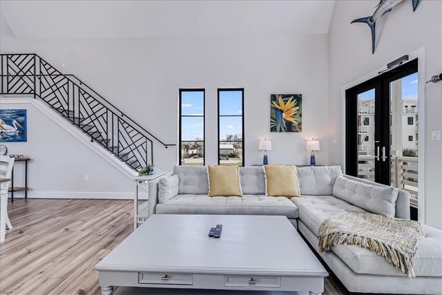 507 Sunrise Ave, Port Aransas, TX 78373