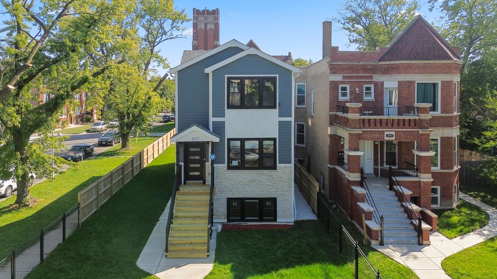 657 N PINE Avenue, Chicago, IL 60644