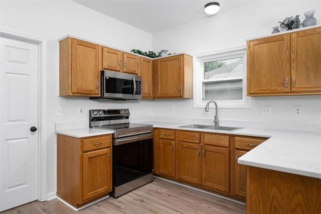 2321 Brett Drive, Lawrence, KS 66049