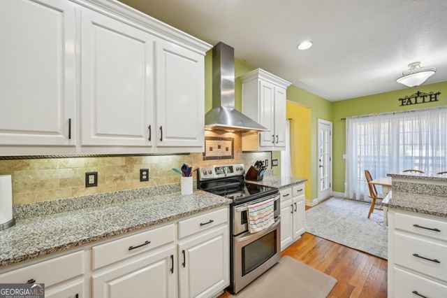 572 Harbour Shores Drive, Jackson, GA 30233