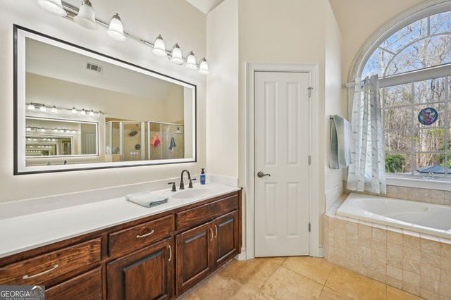 572 Harbour Shores Drive, Jackson, GA 30233