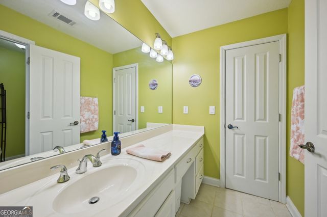 572 Harbour Shores Drive, Jackson, GA 30233