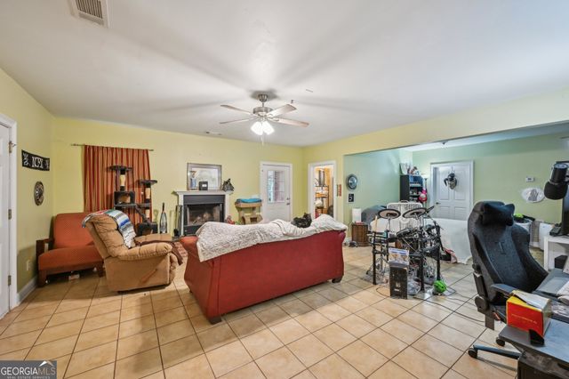 572 Harbour Shores Drive, Jackson, GA 30233