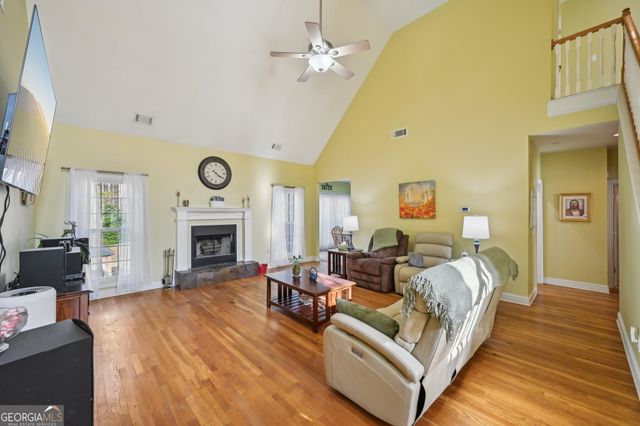 572 Harbour Shores Drive, Jackson, GA 30233