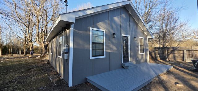 1808 W Long Street, Paris, TX 75460