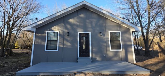 1808 W Long Street, Paris, TX 75460