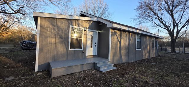 1808 W Long Street, Paris, TX 75460