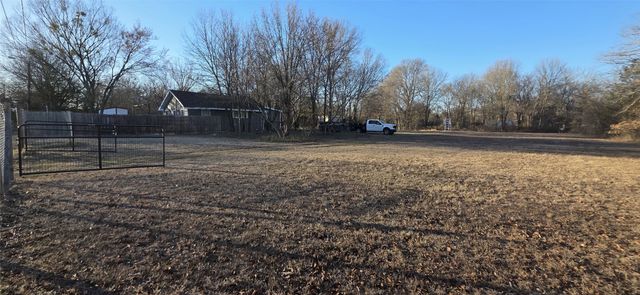 1808 W Long Street, Paris, TX 75460