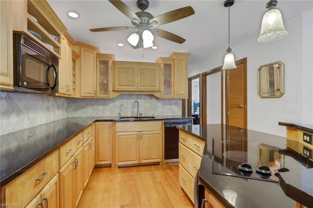 1533 Chesapeake AVE A5, NAPLES, FL 34102 — photo 5