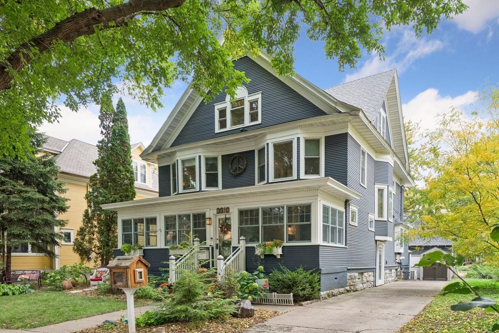2024 Emerson Avenue S, Minneapolis, MN 55405 — photo 2