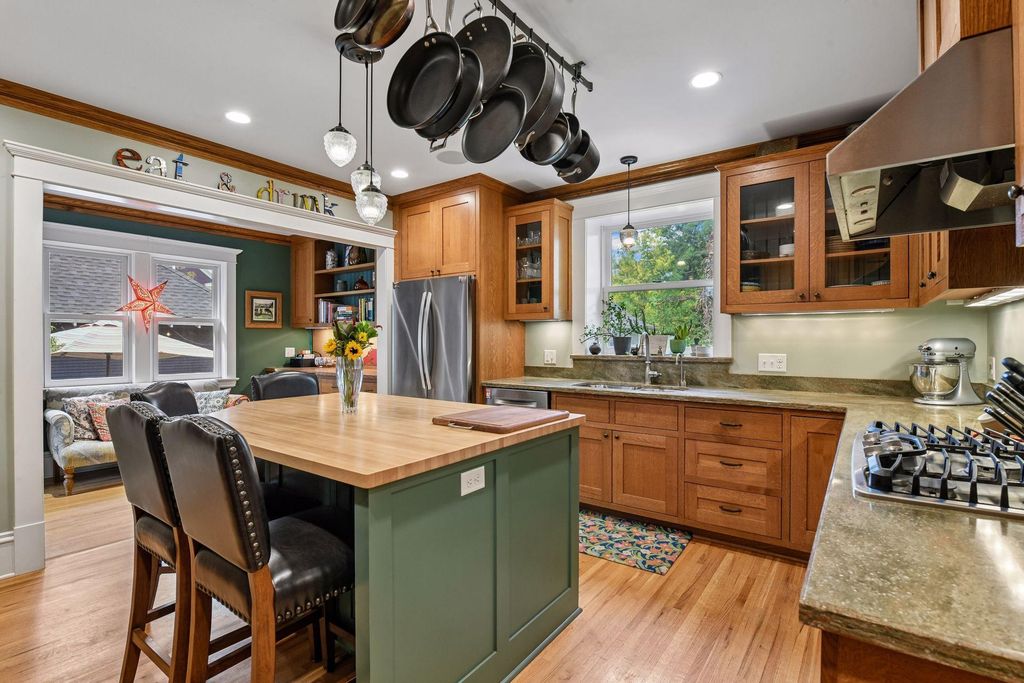 2024 Emerson Avenue S, Minneapolis, MN 55405 — photo 5