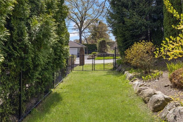 120 Bretton Woods Drive, Cranston, RI 02920