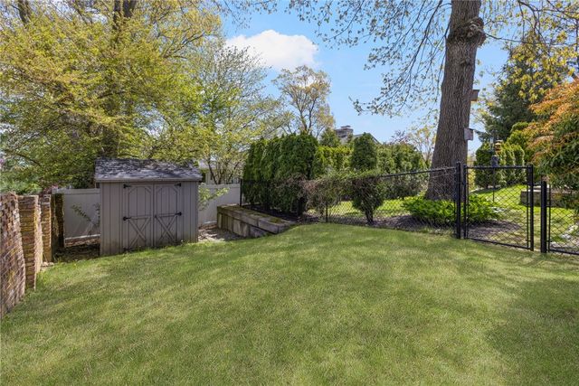 120 Bretton Woods Drive, Cranston, RI 02920