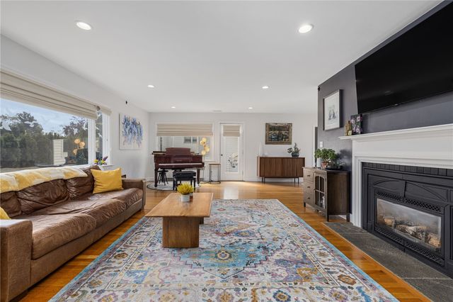 120 Bretton Woods Drive, Cranston, RI 02920