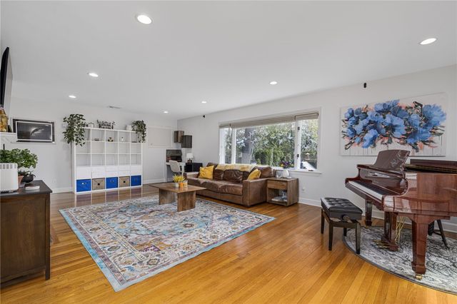 120 Bretton Woods Drive, Cranston, RI 02920