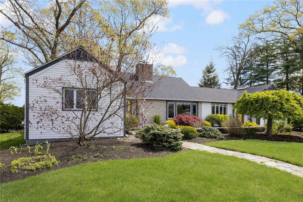 120 Bretton Woods Drive, Cranston, RI 02920