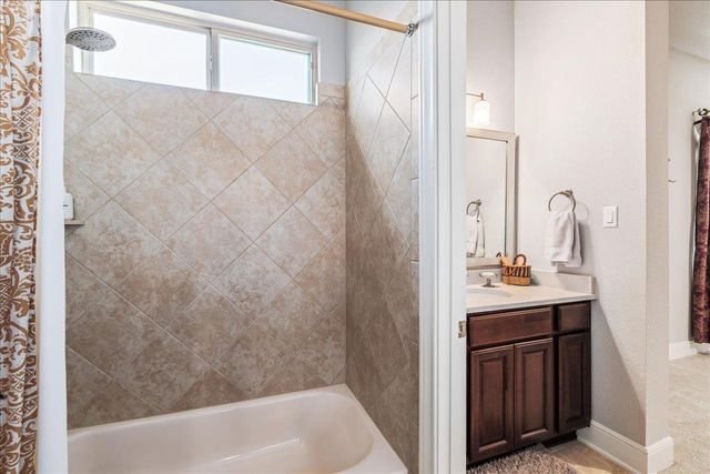 413 Montalcino LN, Georgetown, TX 78628