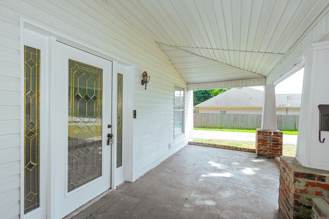 1018 River, Benton, AR 72015