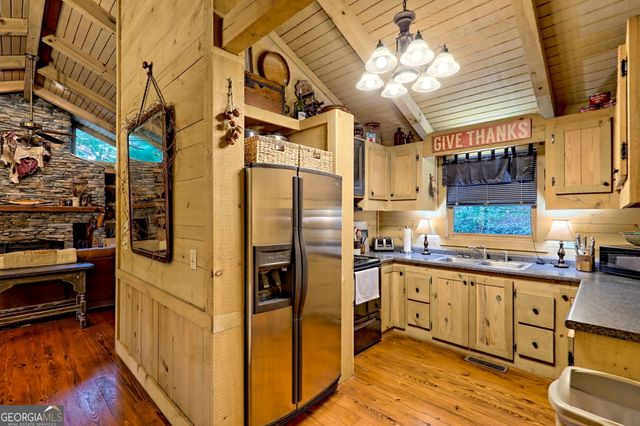 183 Vista Dell Lane, Tallulah Falls, GA 30573