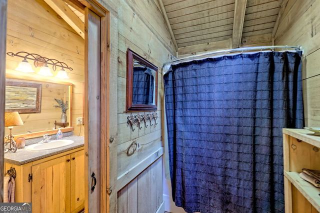 183 Vista Dell Lane, Tallulah Falls, GA 30573