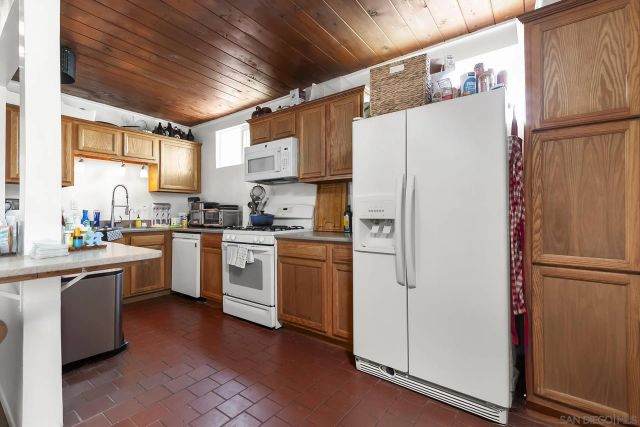 5036 W Point Loma Blvd, San Diego, CA 92107