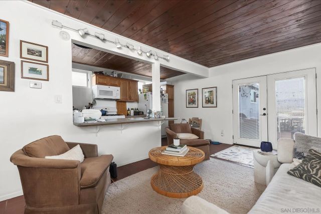 5036 W Point Loma Blvd, San Diego, CA 92107