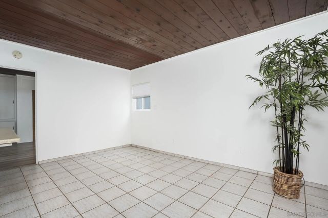 5036 W Point Loma Blvd, San Diego, CA 92107